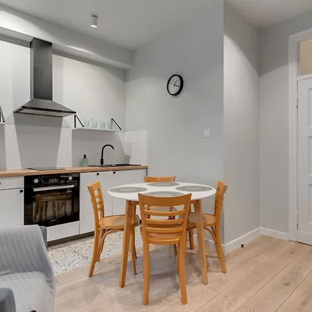 Center By Grand * 格丁尼亚