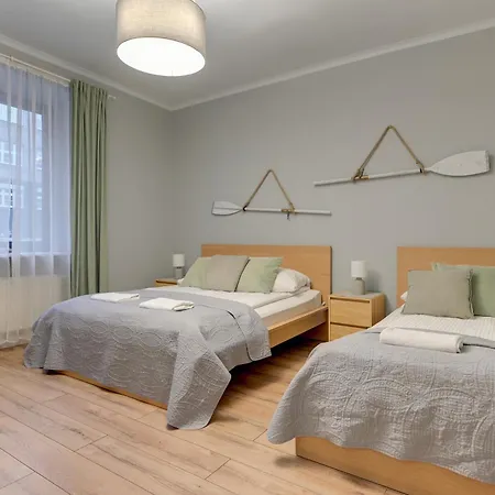 Center By Grand 公寓