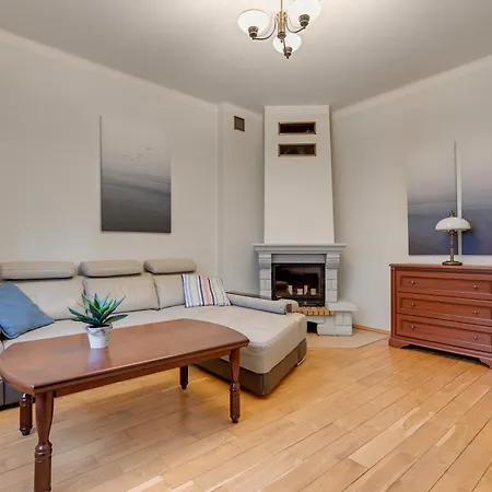Center By Grand Apartamento *