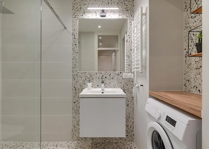 Center By Grand Apartamento