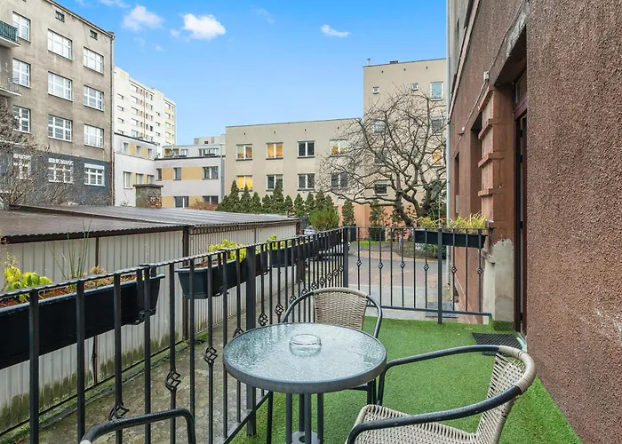 Center By Grand Apartamento