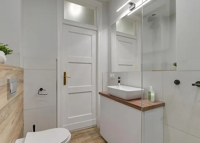 Center By Grand Apartamento